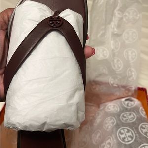 Tory Burch Benton Thong Sandals Size 10